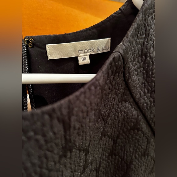 Monk and Lou dress - Picture 2 of 4